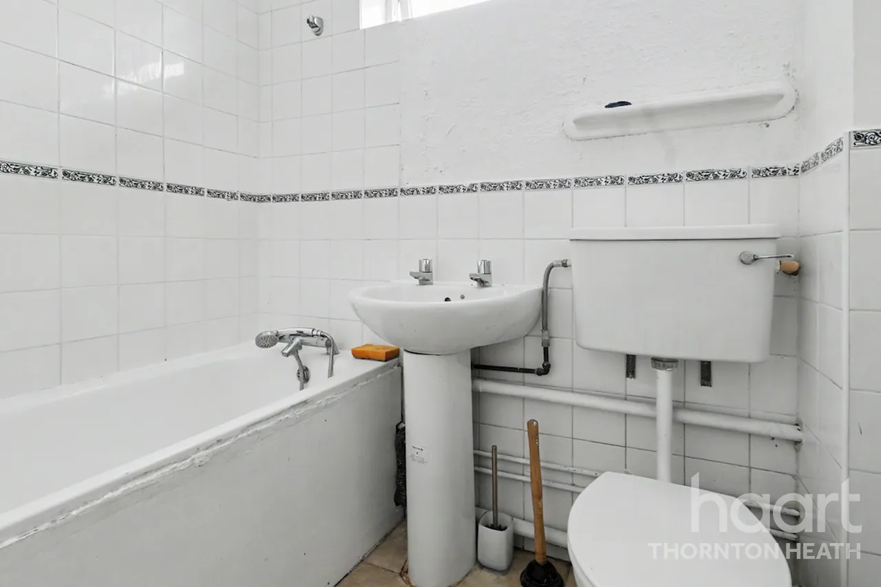 Bensham Manor Road, Thornton Heath, CR7, photo 6