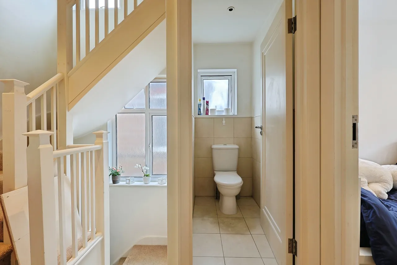 Lexden Road, Acton, W3, photo 15