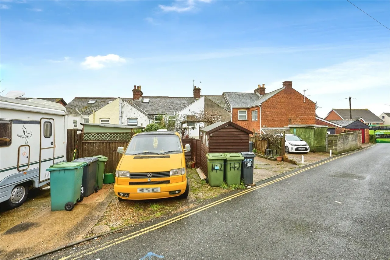 Hunnyhill, Newport, PO30, photo 18