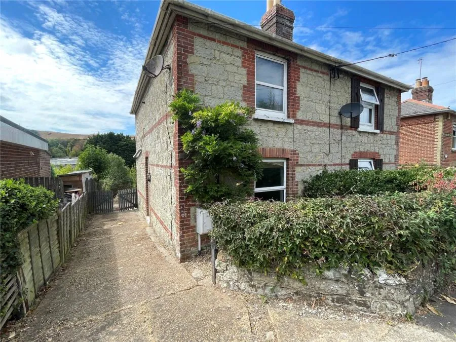 3 bed house for sale, St. Johns Road, Wroxall, PO38