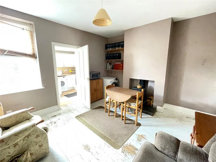 St. Johns Road, Wroxall, PO38, photo 5