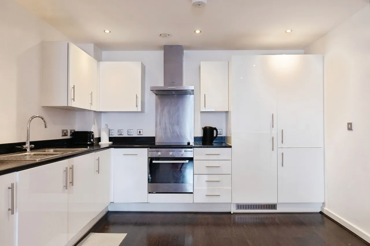 Loxford Road, Barking, IG11, photo 3