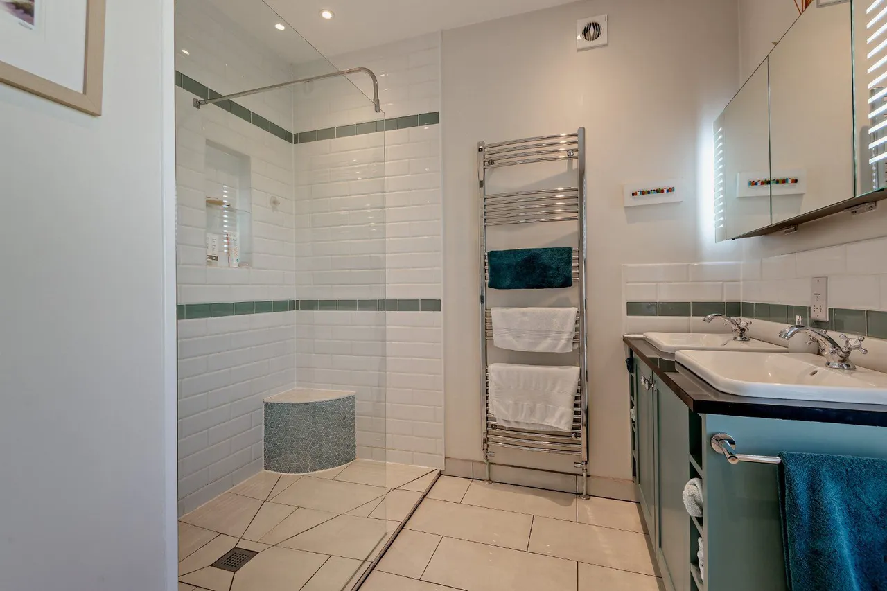 Camden Park, Tunbridge Wells, Kent, TN2 4TW, photo 12