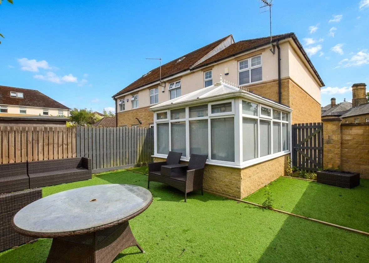 3 bed house for sale, Kingsdale Avenue, Menston, LS29