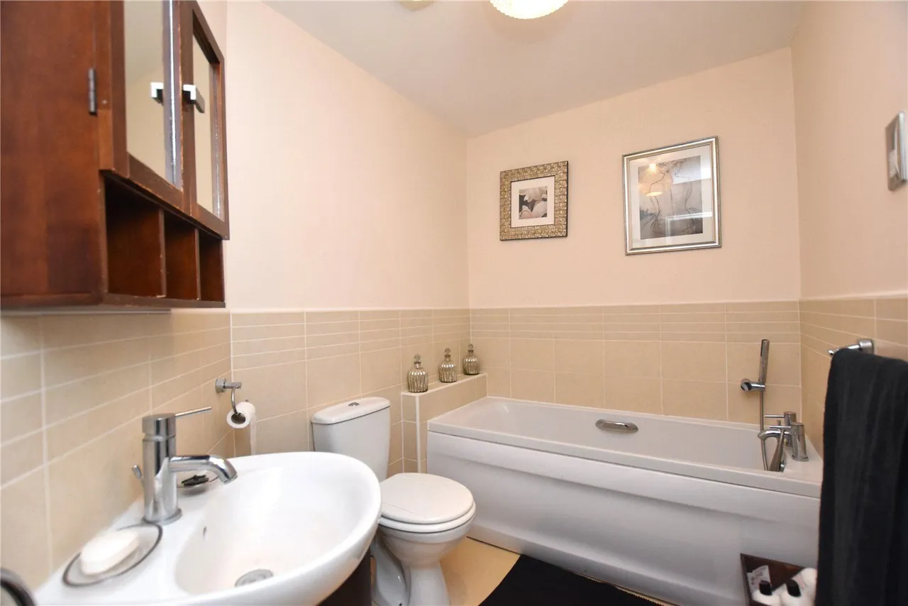Kingsdale Avenue, Menston, LS29, photo 12