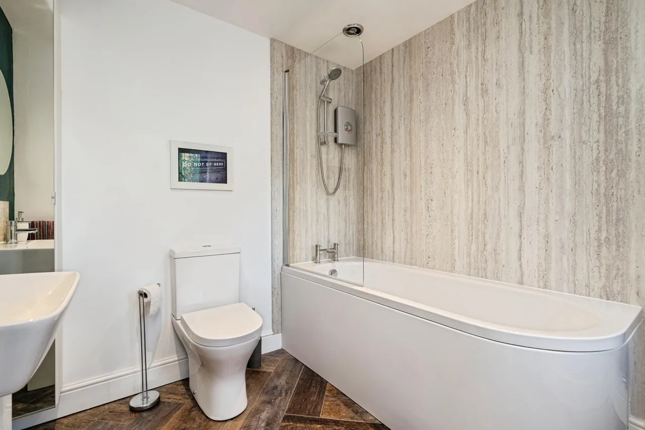 Sandy Lane, Norwich, NR14, photo 19