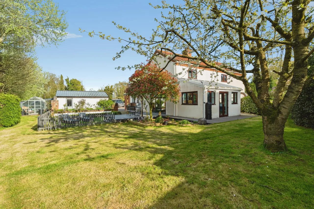 Sandy Lane, Norwich, NR14, photo 6