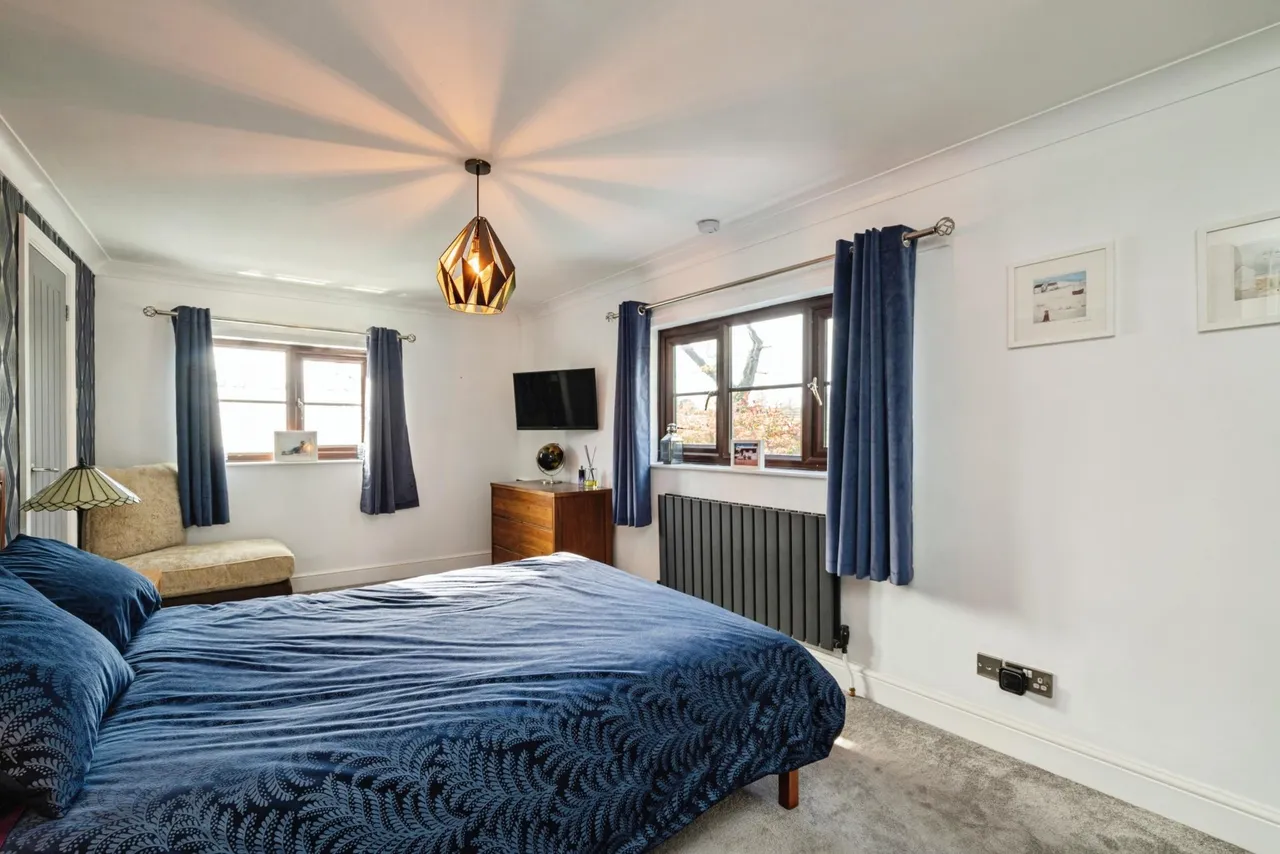 Sandy Lane, Norwich, NR14, photo 13