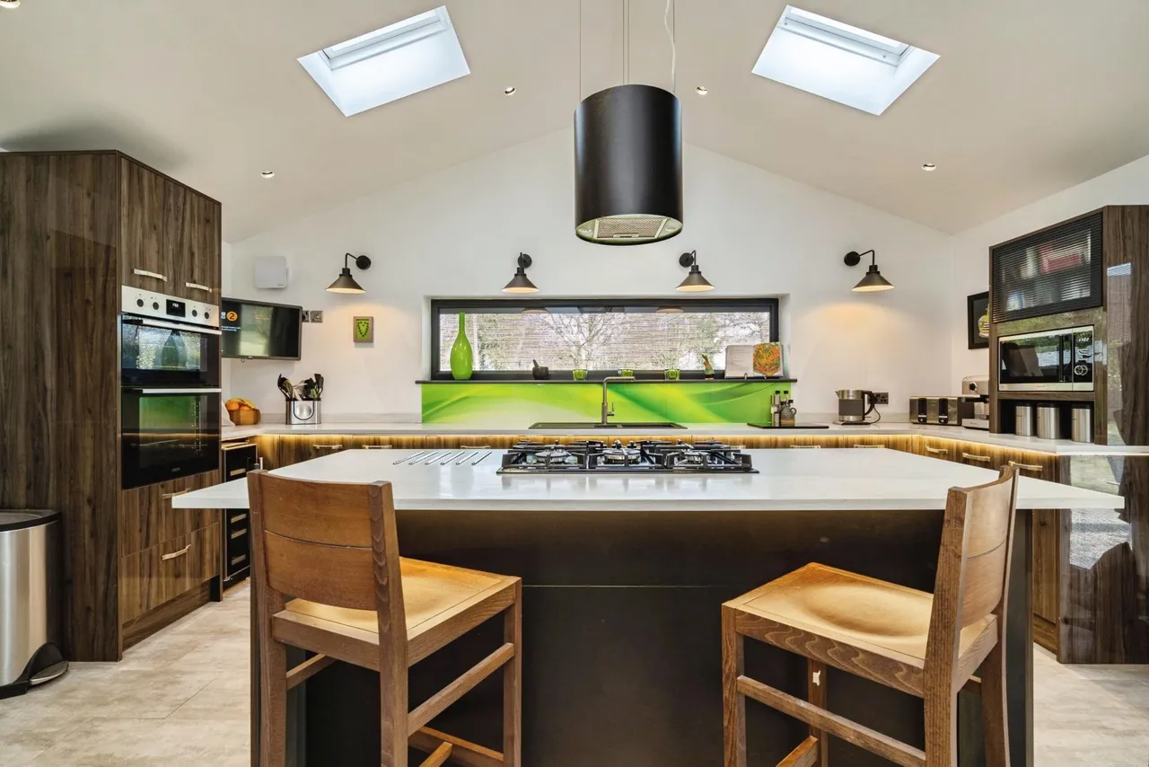 Sandy Lane, Norwich, NR14, photo 8