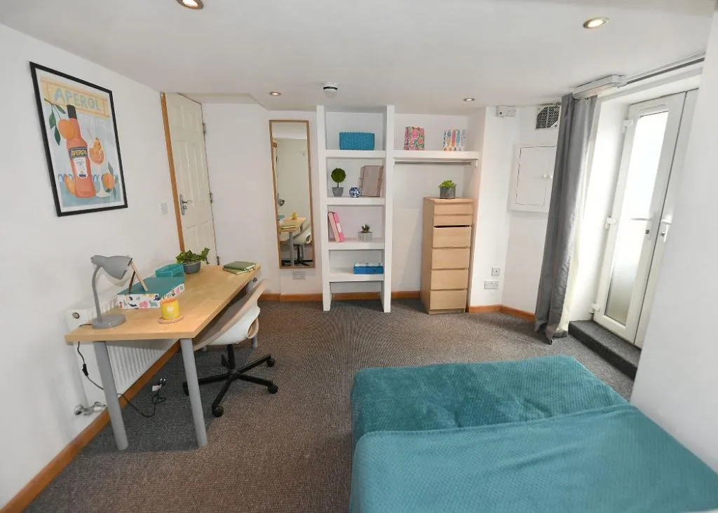 Davenport Avenue, Withington, M20, photo 6