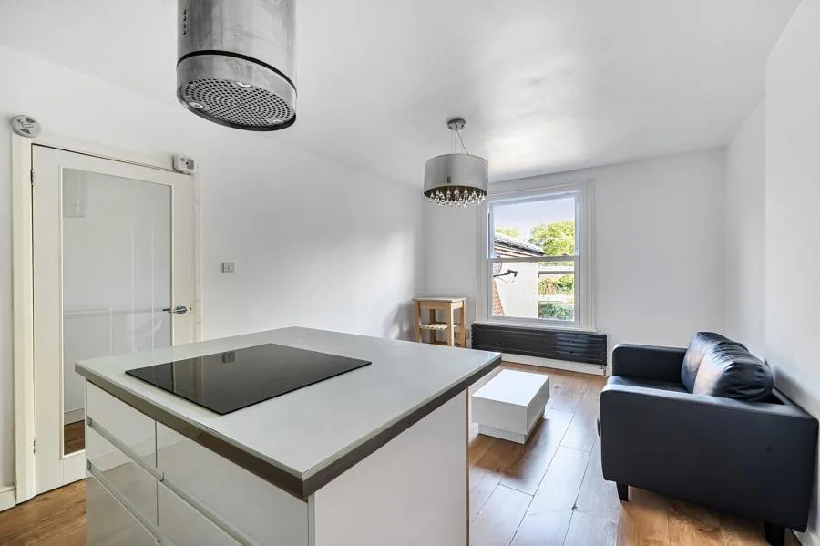 Fordwych Road, London, NW2, photo 5
