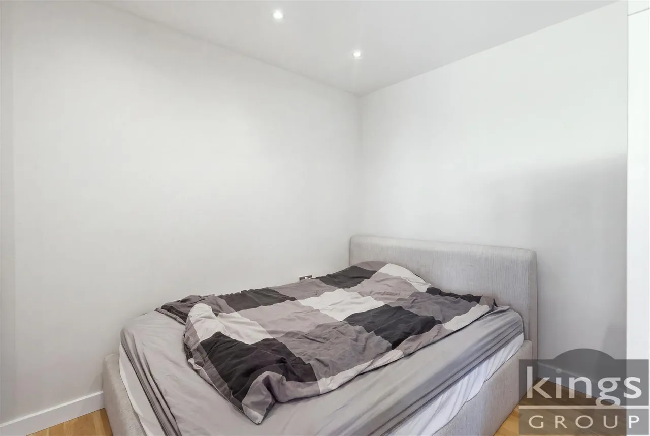 Southbury Road, Enfield, photo 6