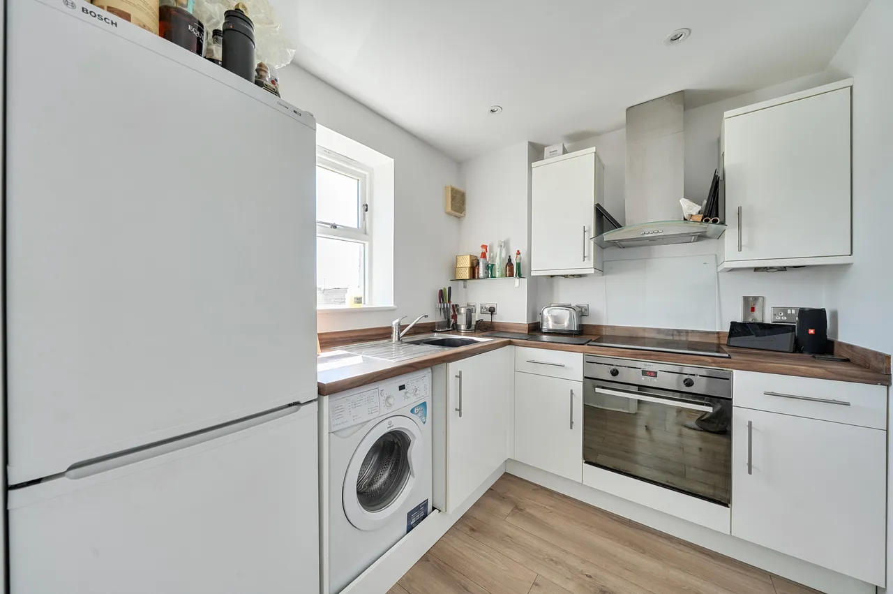 43 Macmillan Way, London, photo 2