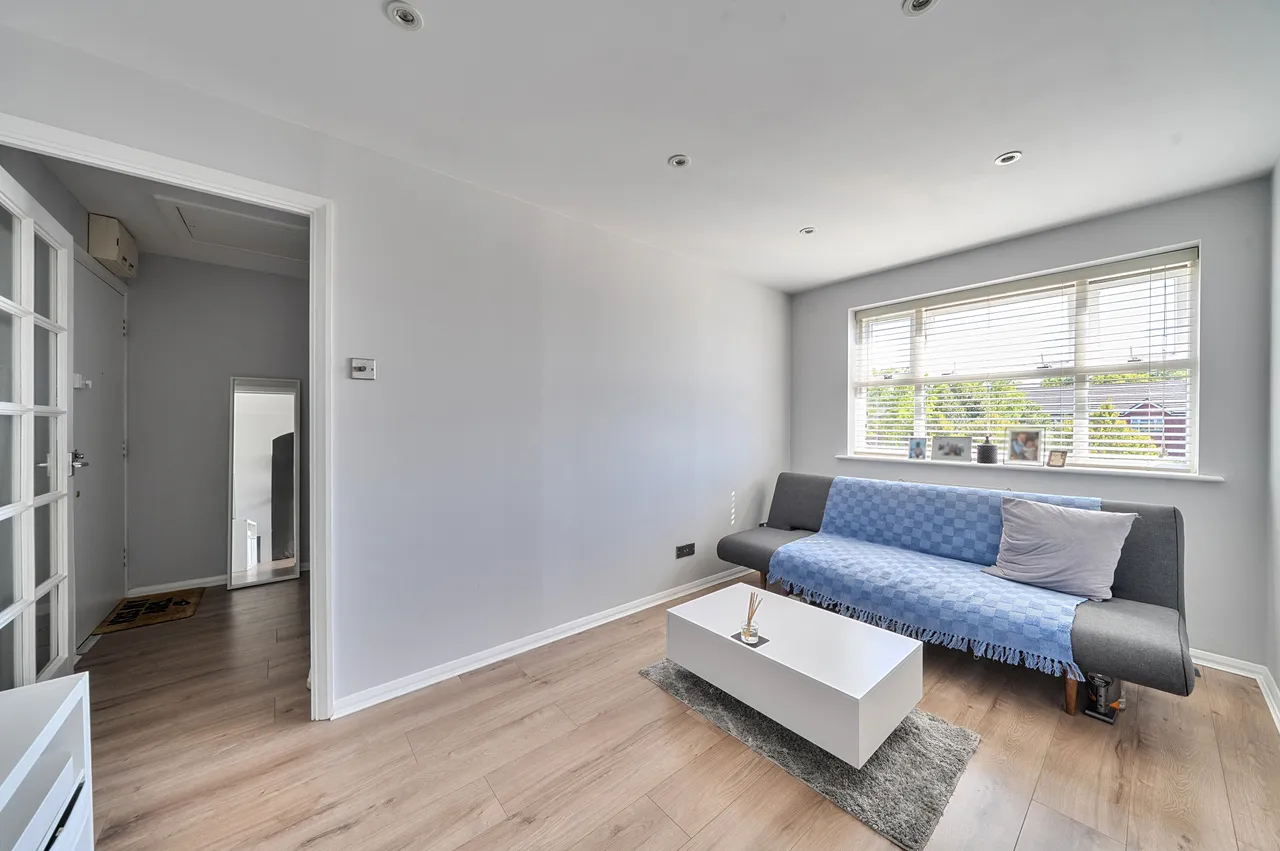 flat for sale — 43 Macmillan Way, London