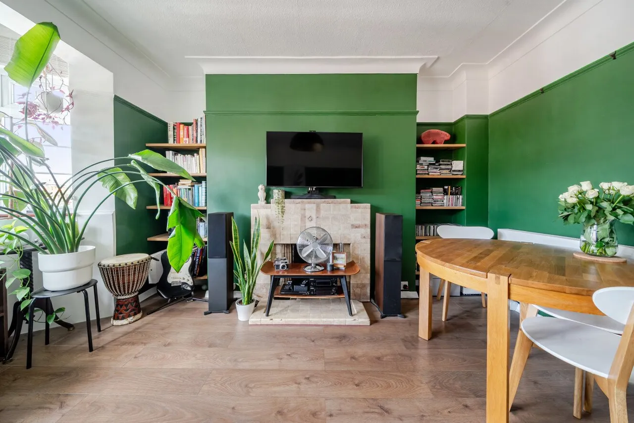 The Vale, Acton, W3, photo 8