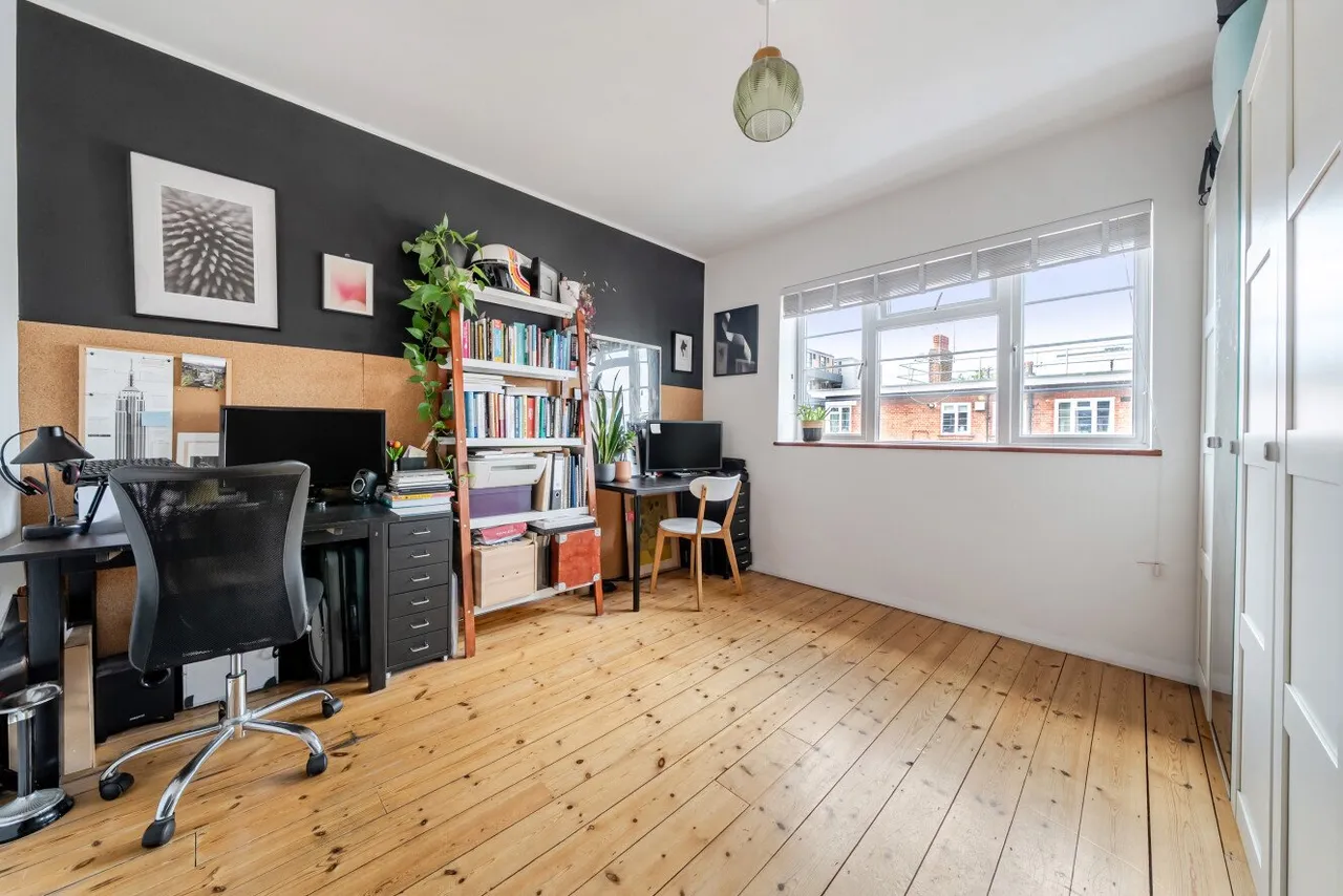 The Vale, Acton, W3, photo 6