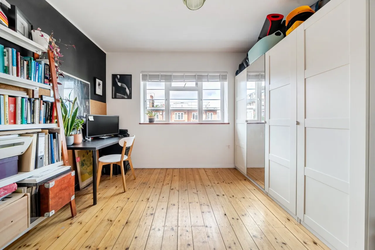 The Vale, Acton, W3, photo 13