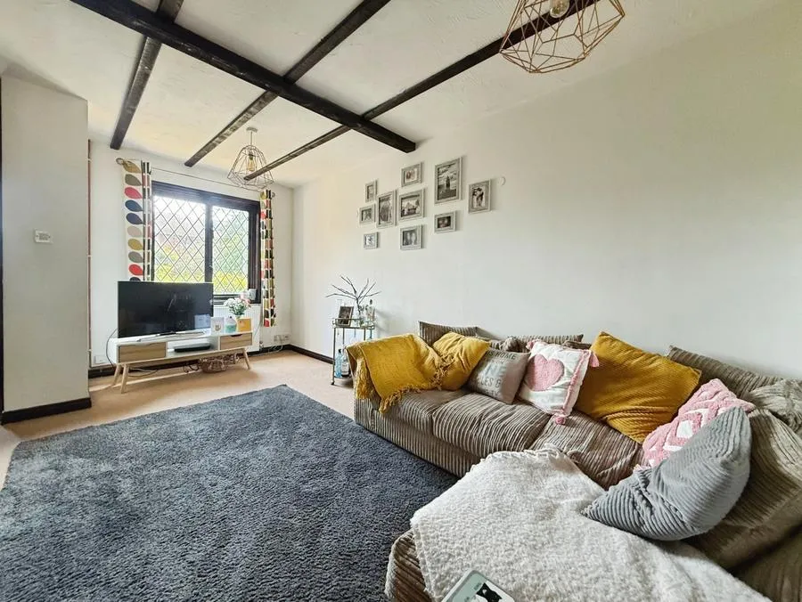 Merryman Drive, Crowthorne, RG45, photo 2