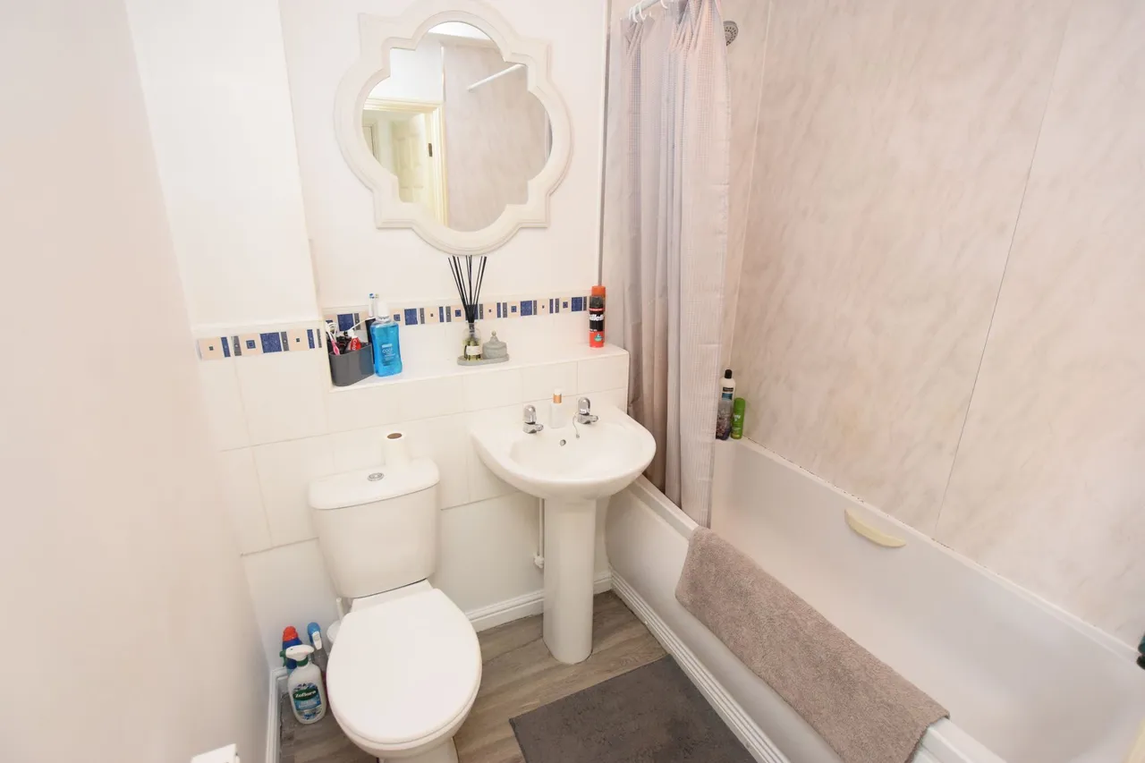 South Wootton, photo 6