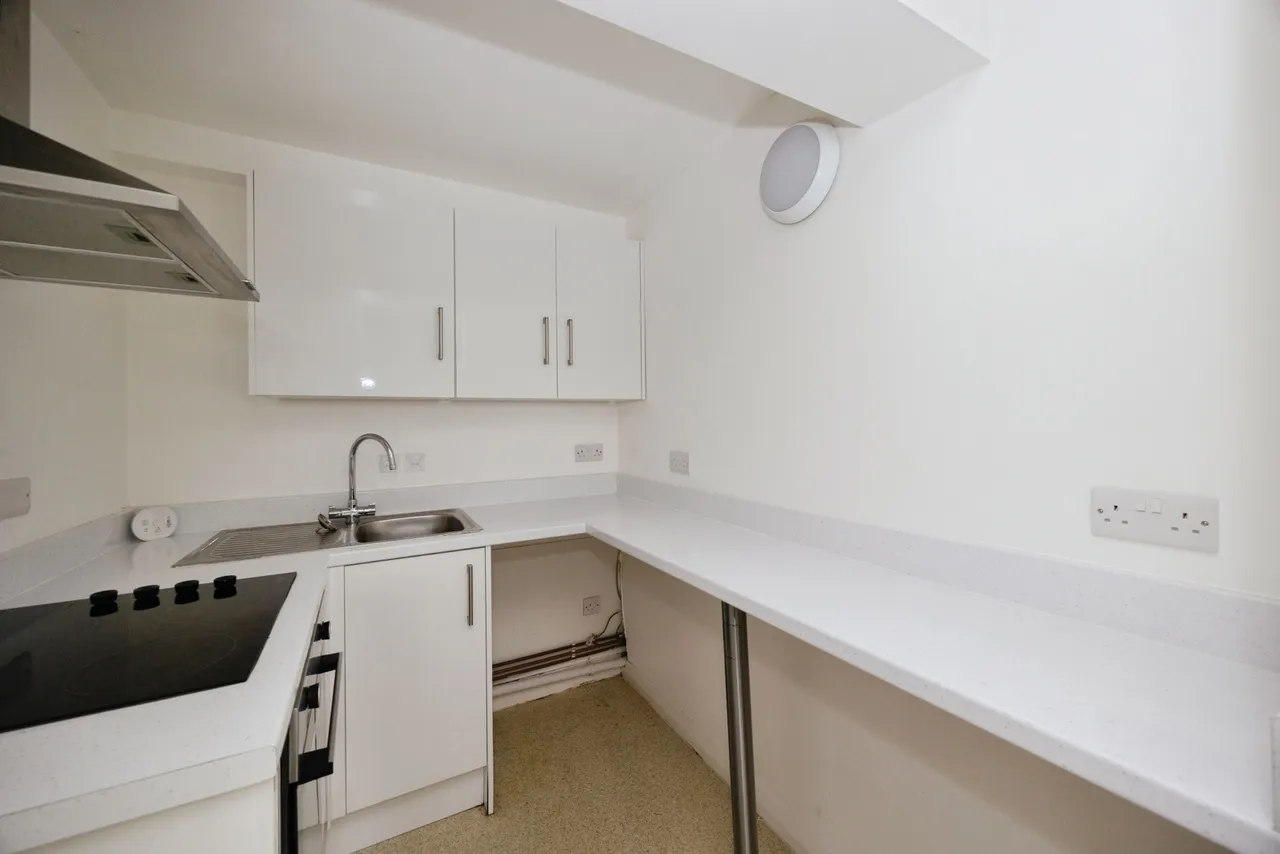 Crombie Close, Waterlooville, PO8, photo 3