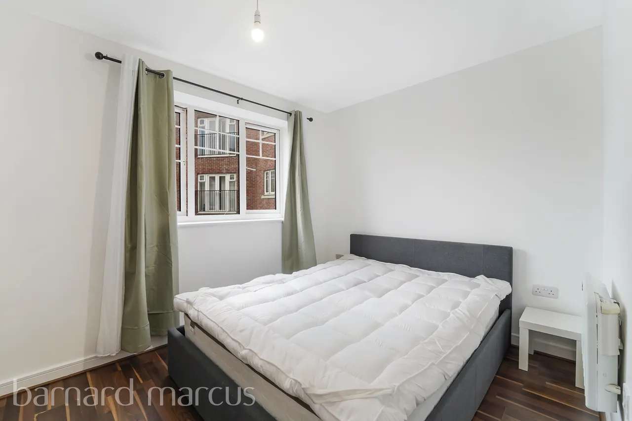 Schoolgate Drive, MORDEN, photo 3