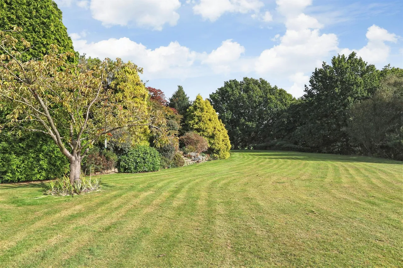Bassetts Lane, Mark Cross, TN6, photo 13