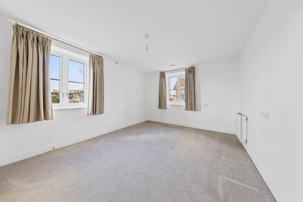 Churchfield Road, Walton-On-Thames KT12 2FR, photo 6