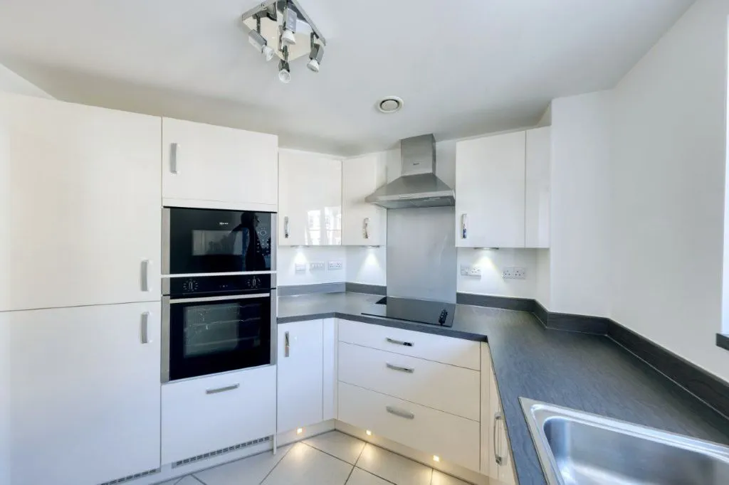 Churchfield Road, Walton-On-Thames KT12 2FR, photo 4