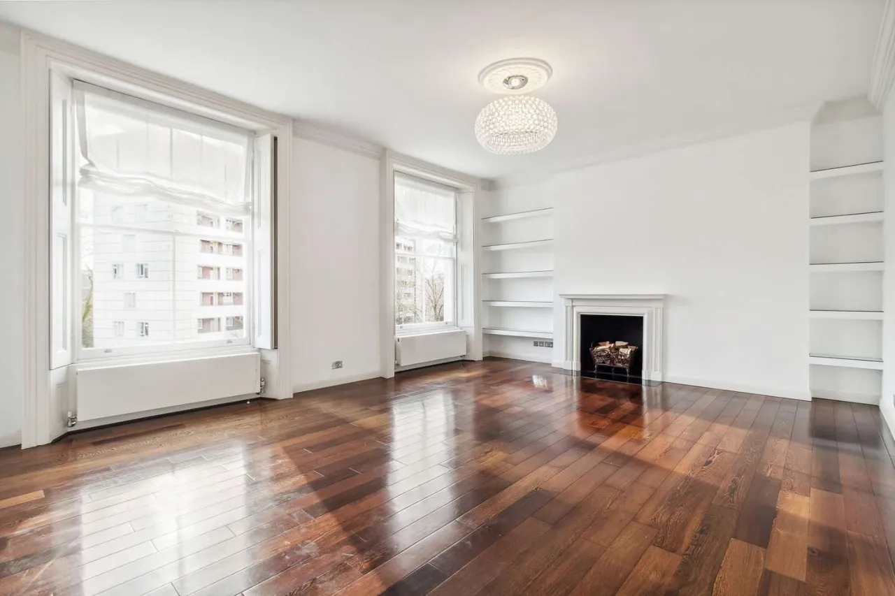 3 bed flat for sale — Gloucester Terrace, London, W2 6HR