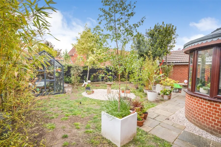 House Under Offer with 4 bedrooms in Dunmow, CM6, photo 12