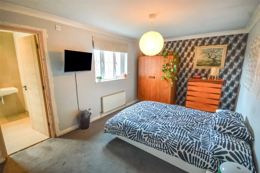 House Under Offer with 4 bedrooms in Dunmow, CM6, photo 17