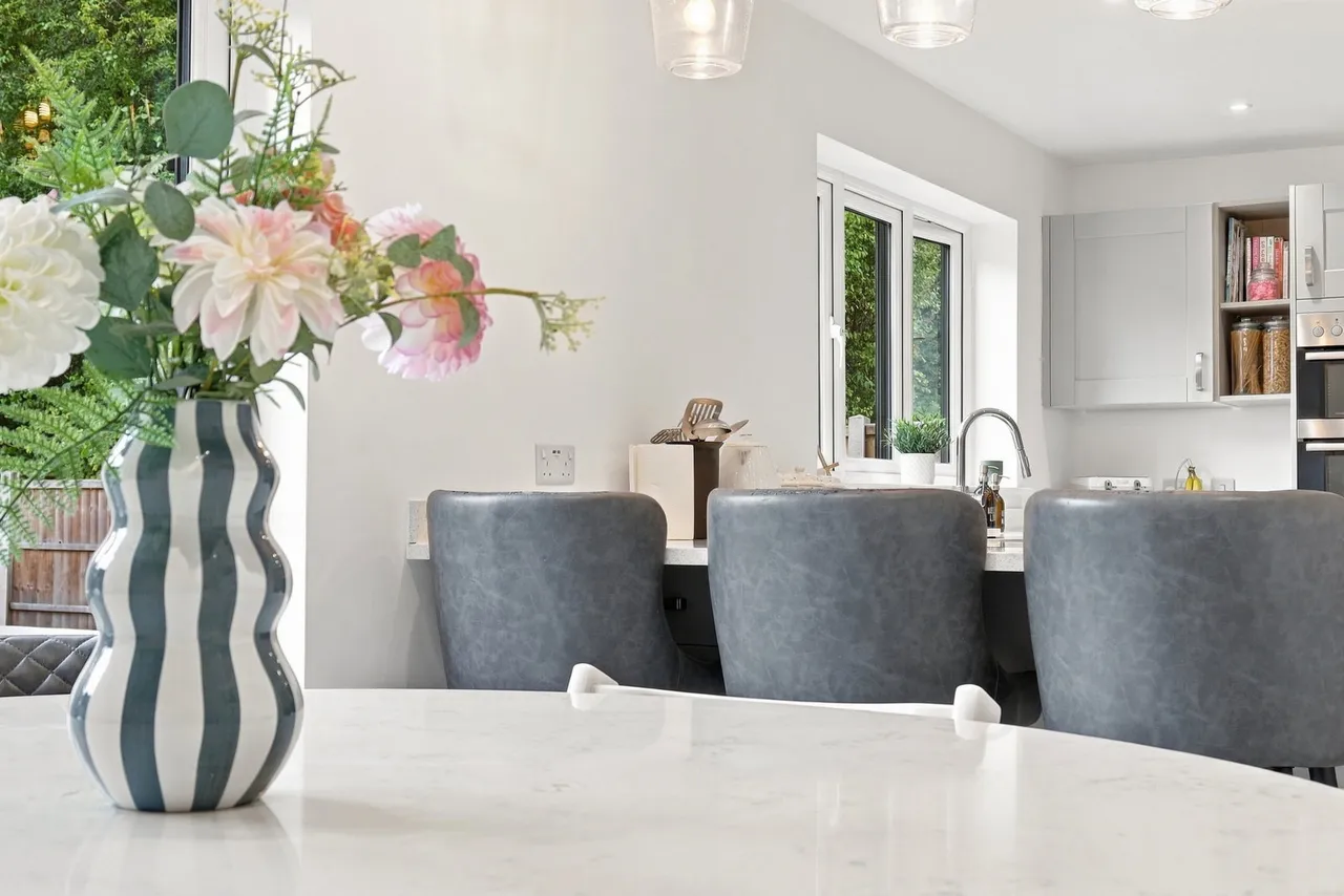 The Lindens, Langdon Hills, SS16, photo 5