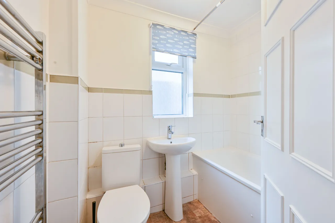 Ground Floor Flat, 31 Eastbury Grove, London, photo 6