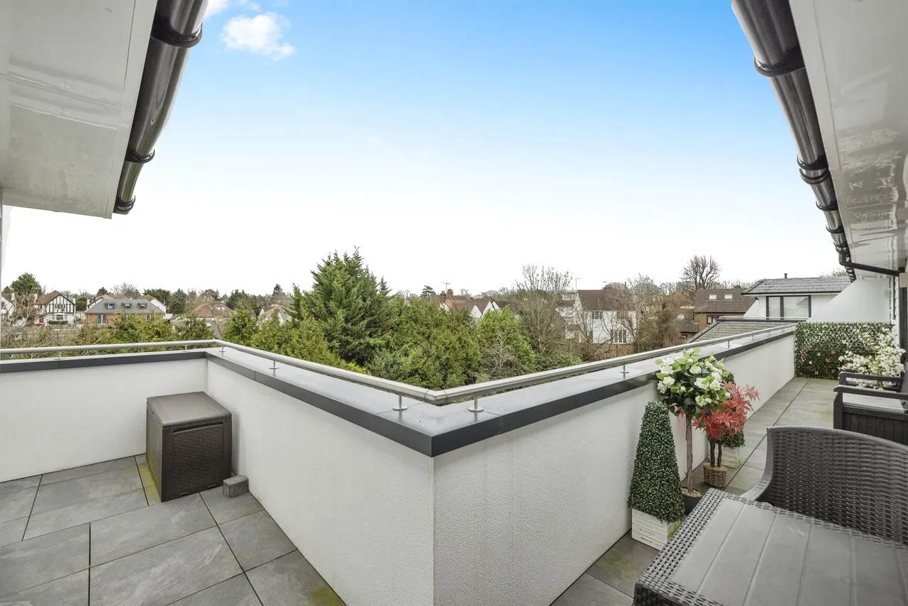 Aldenham Road, Bushey, WD23, photo 2