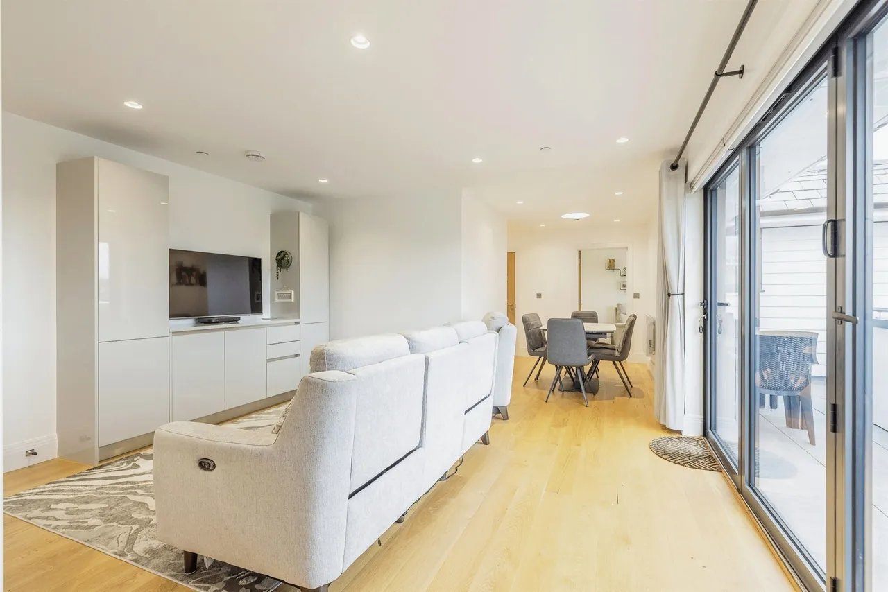 Aldenham Road, Bushey, WD23, photo 9