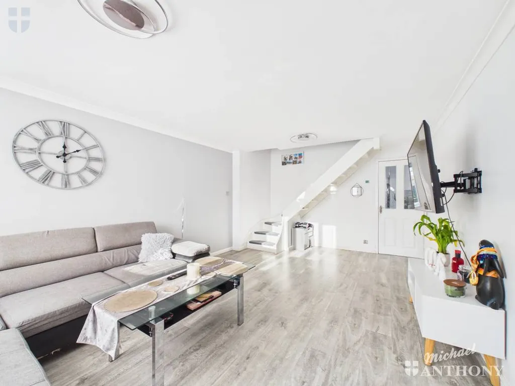 Lower Close, Aylesbury, HP19, photo 3