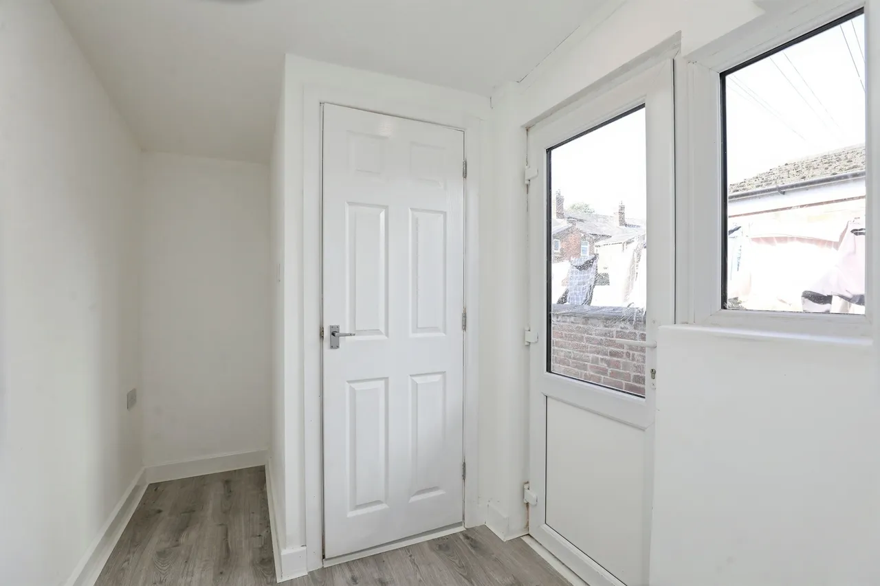 Regent Street, Moulton, CW9, photo 10