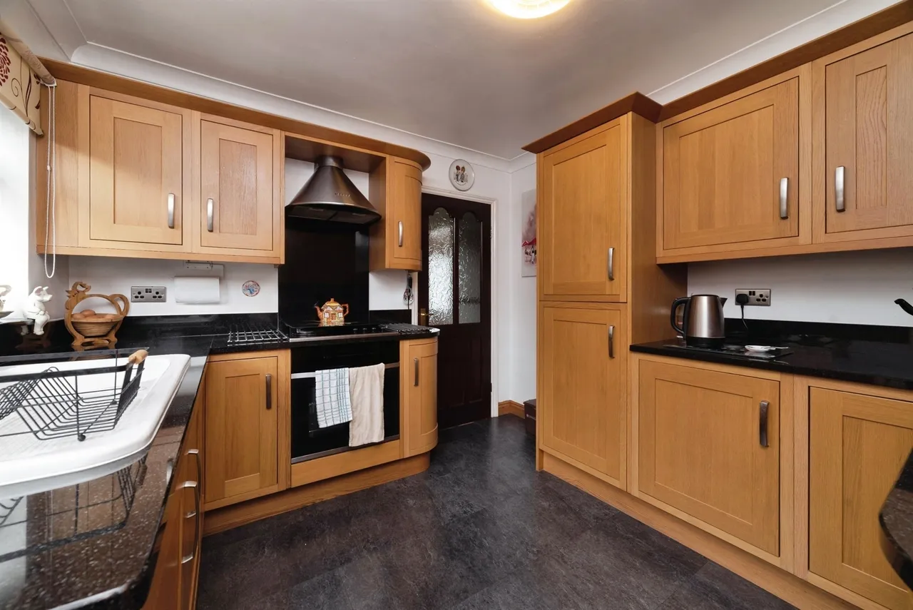 Eastfield Road, Keyingham, HU12, photo 3