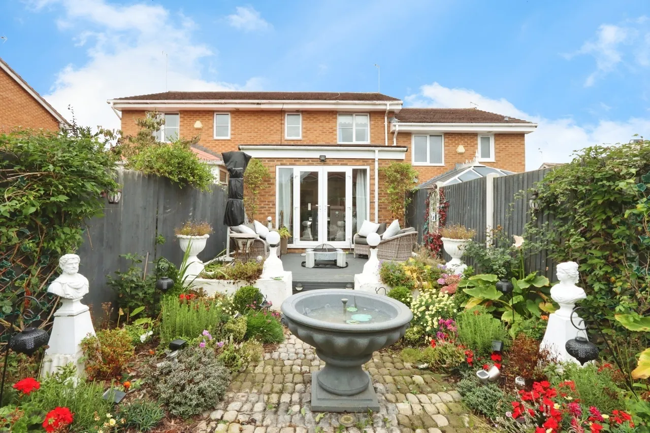 Bishops Walk, Kiveton Park, Sheffield, South Yorkshire, S26, photo 17