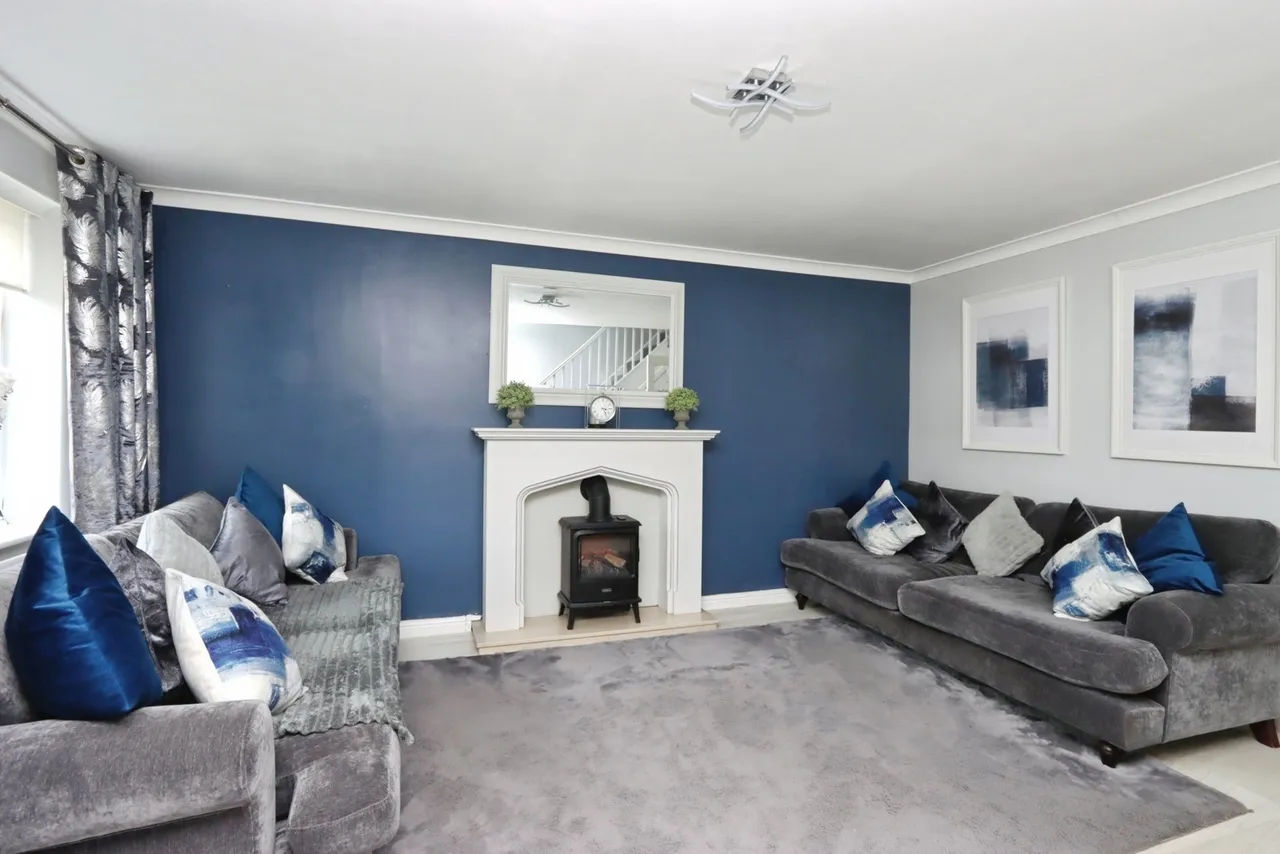 Bishops Walk, Kiveton Park, Sheffield, South Yorkshire, S26, photo 3