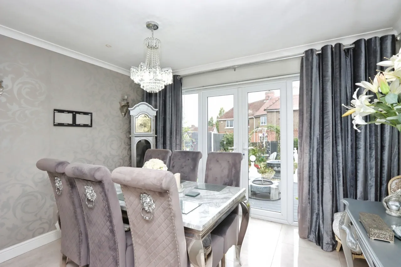 Bishops Walk, Kiveton Park, Sheffield, South Yorkshire, S26, photo 2