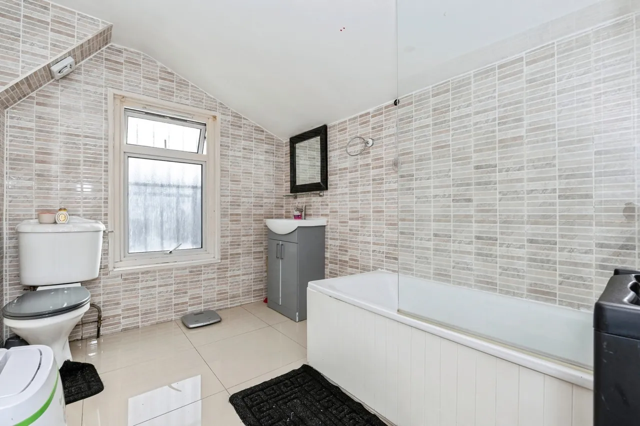 Bedford Road, Grays, Essex, RM17, photo 3