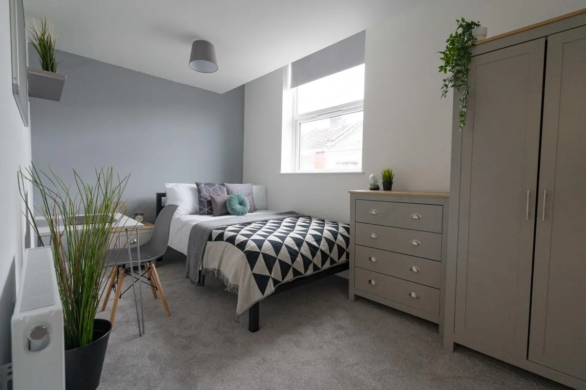 7 bed house to rent, Telephone Road, Southsea, PO4