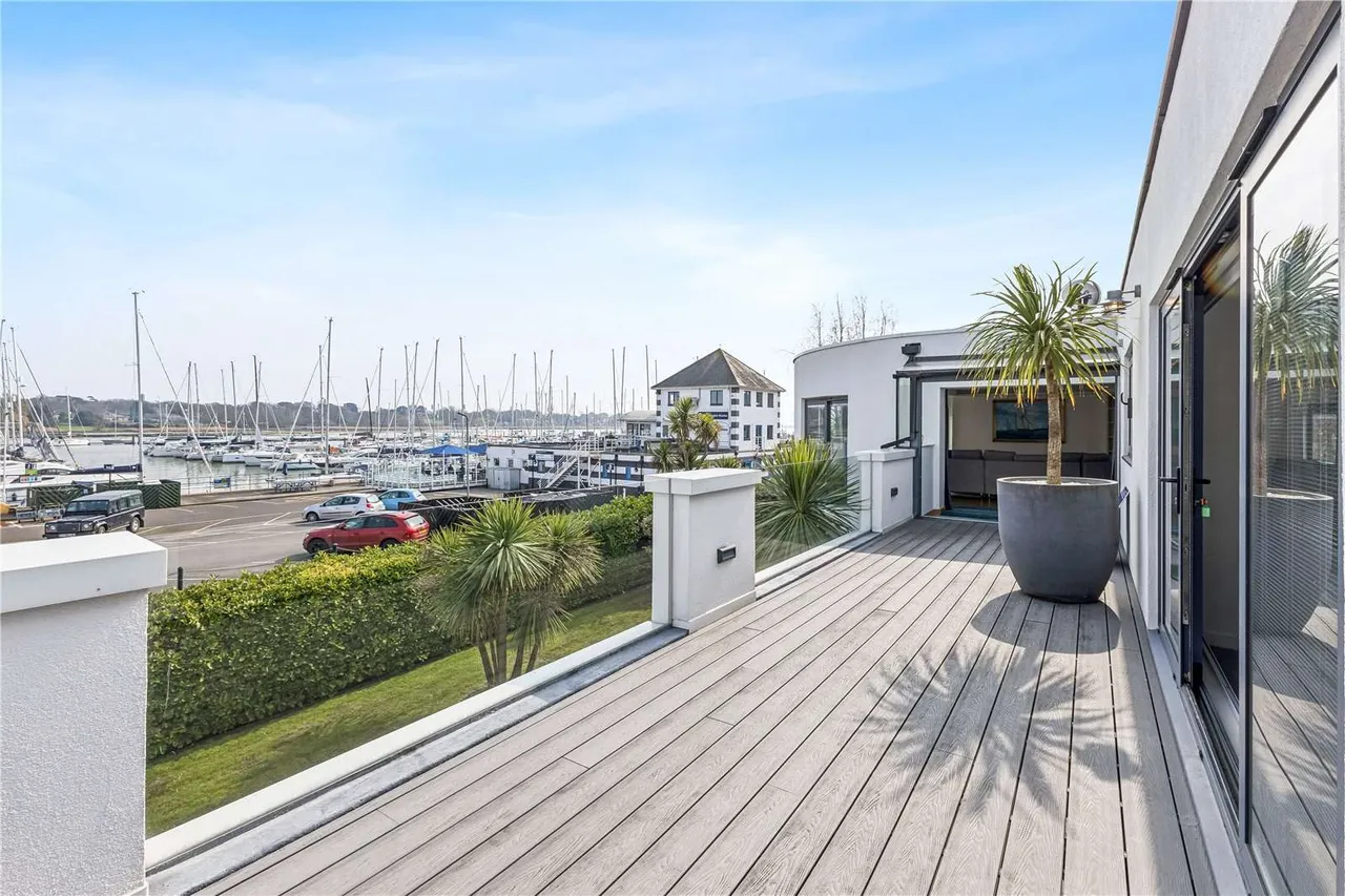 Crowsport, Hamble, Southampton, Hampshire, SO31 4HG, photo 7