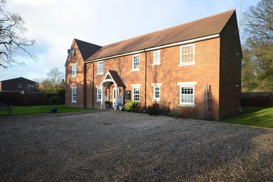 2 bed flat to rent, Wood Green, Woodcote, RG8