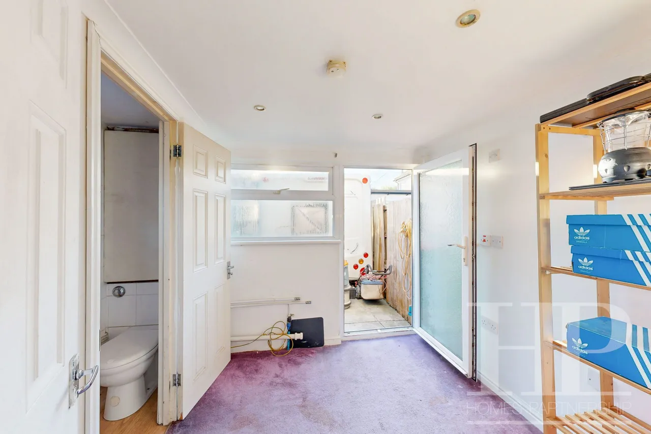 Ifield Road, Crawley, RH11, photo 15