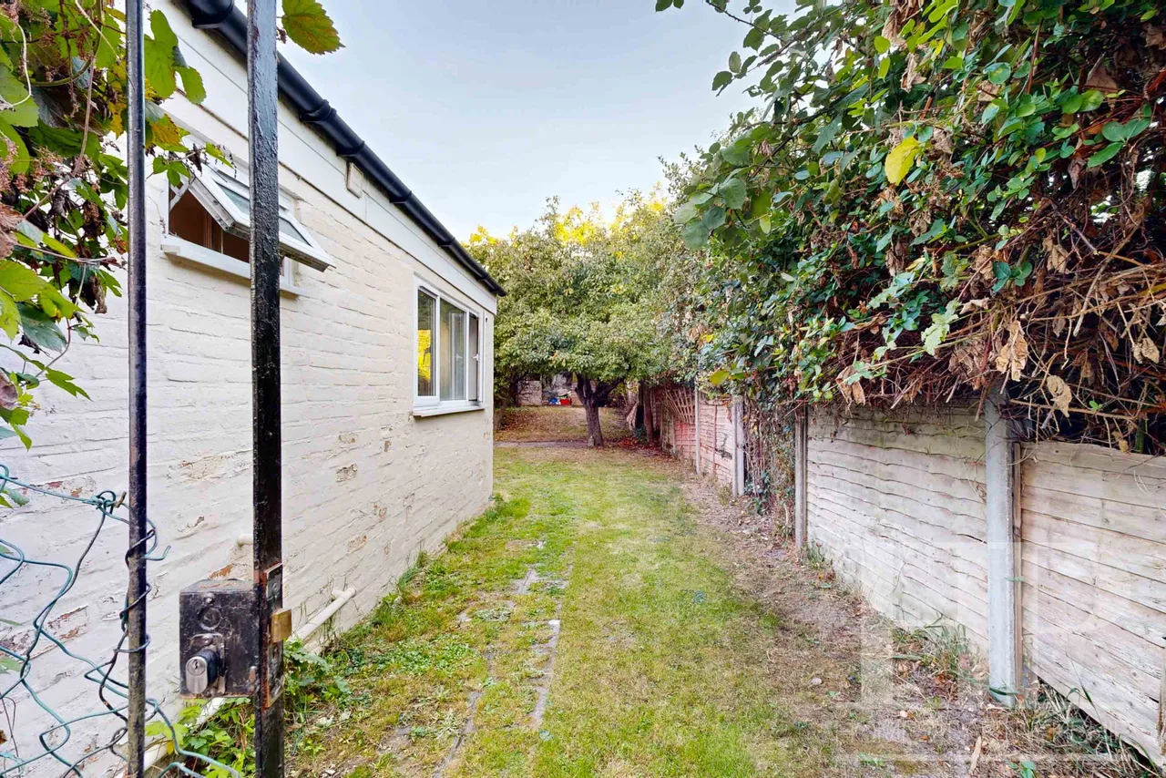 Ifield Road, Crawley, RH11, photo 18