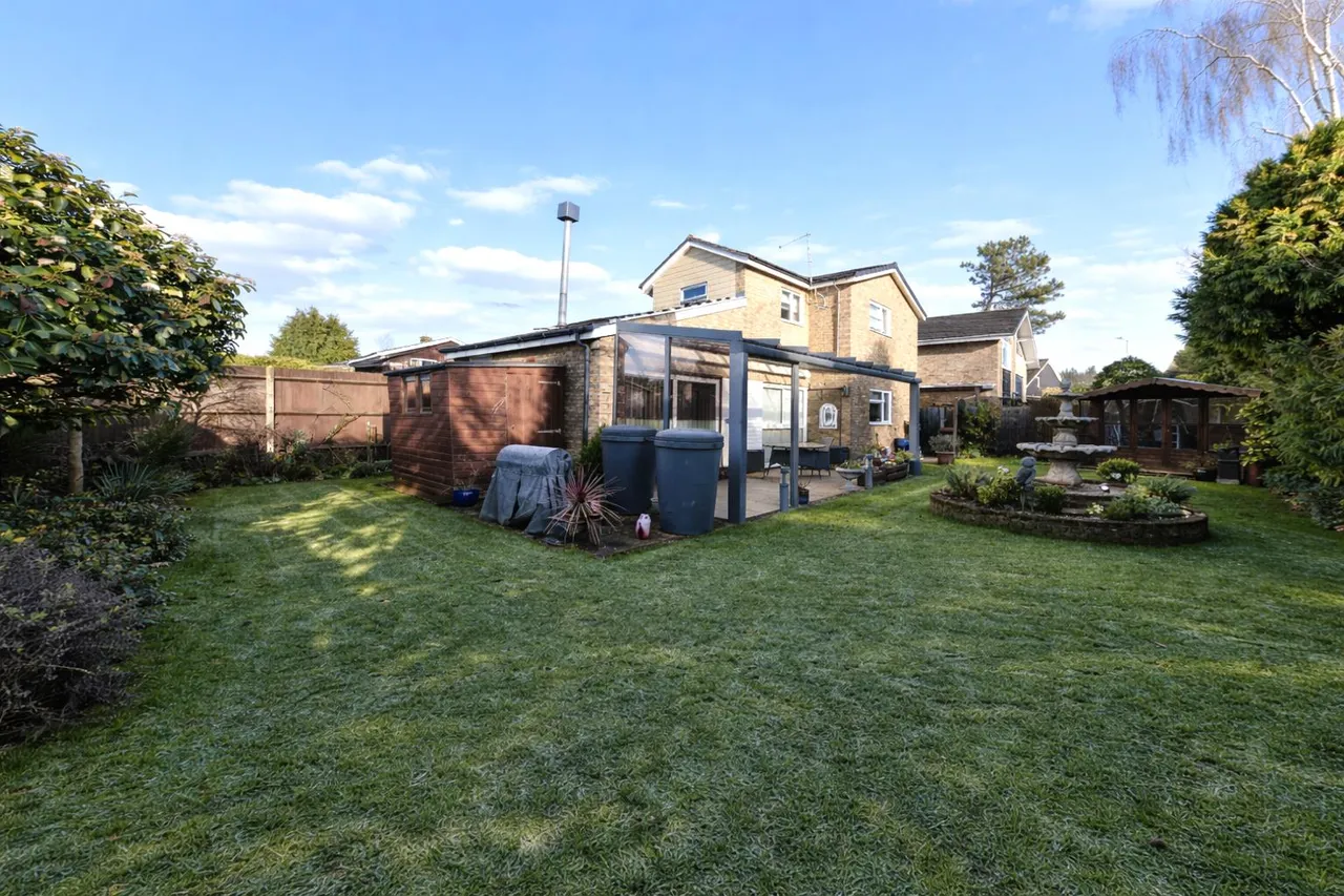 Whitney Drive, Stevenage, Herts, SG1 4BJ, photo 11
