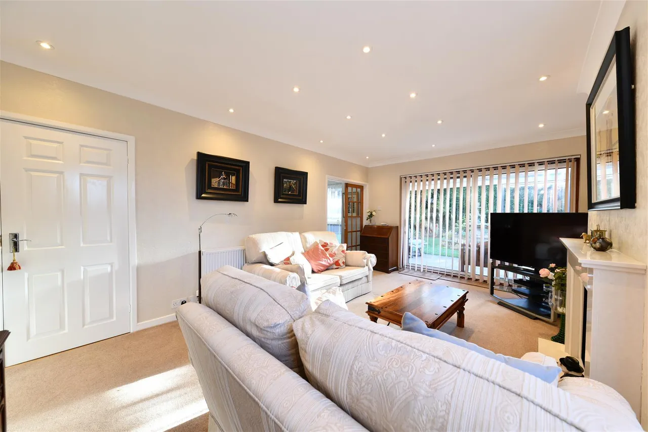 Whitney Drive, Stevenage, Herts, SG1 4BJ, photo 17