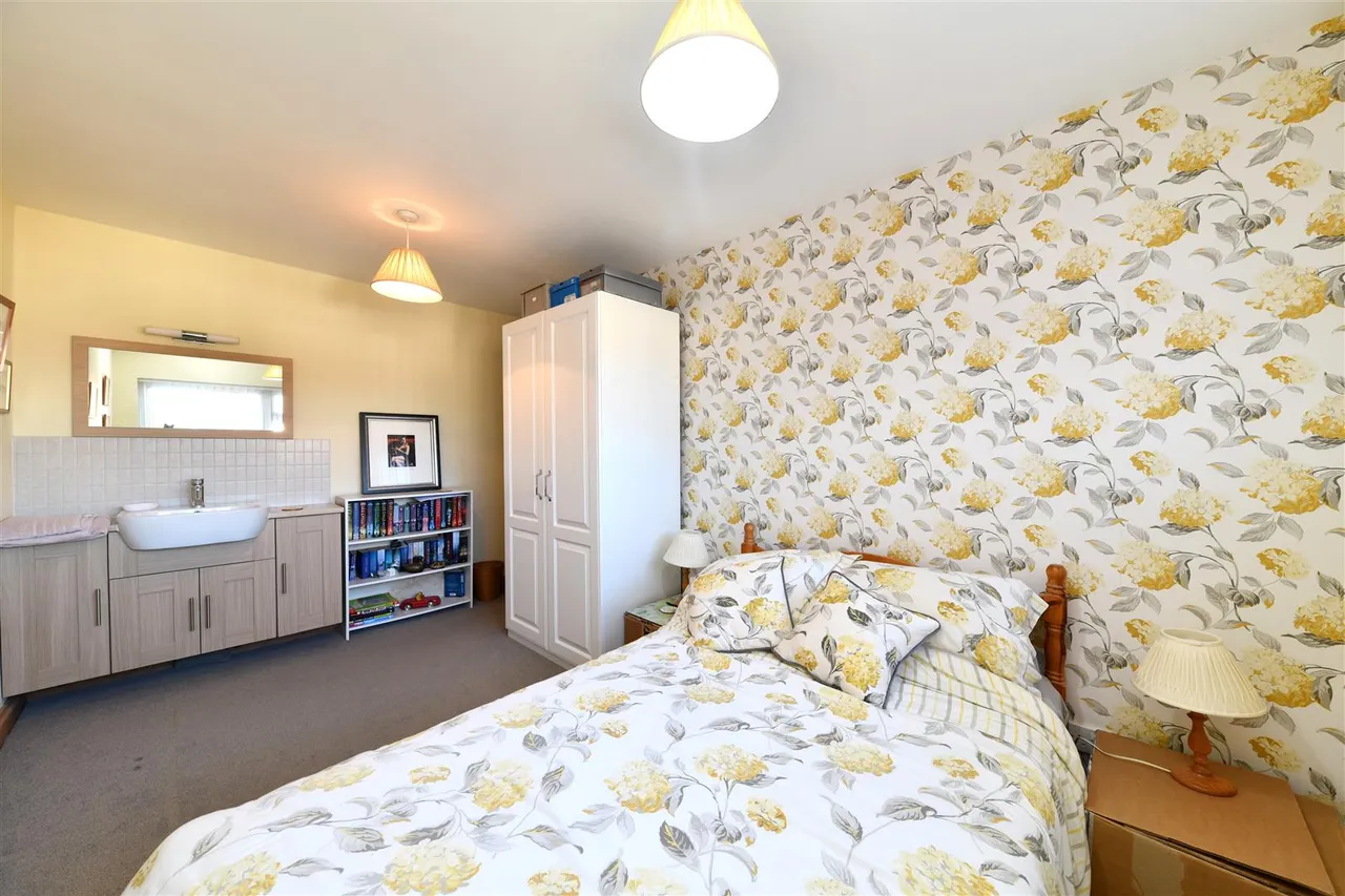 Whitney Drive, Stevenage, Herts, SG1 4BJ, photo 8